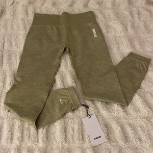 I’m selling gym shark legging that haven’t been wore and that are brand new.